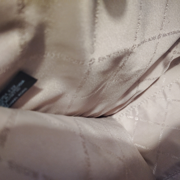 FLAWLESS!! Michael Kors, Large Maple Logo Signature Logo Crossbody/Tote - Picture 11 of 12